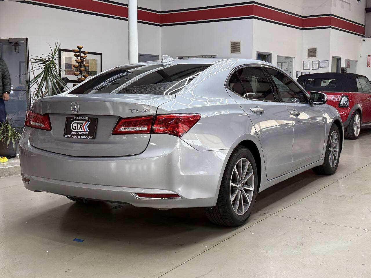 Vehicle image 5