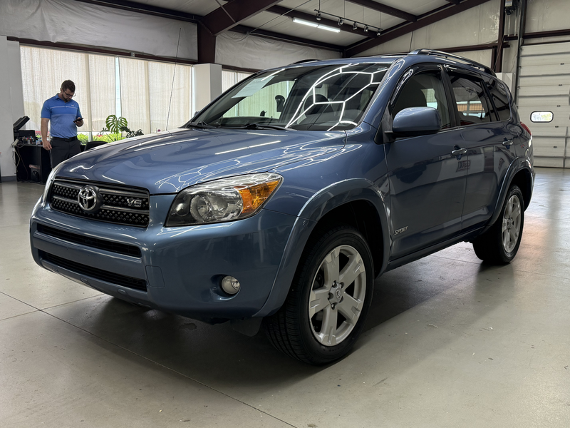Vehicle image 0