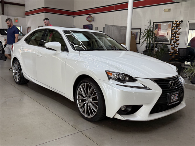 2015 LEXUS IS
