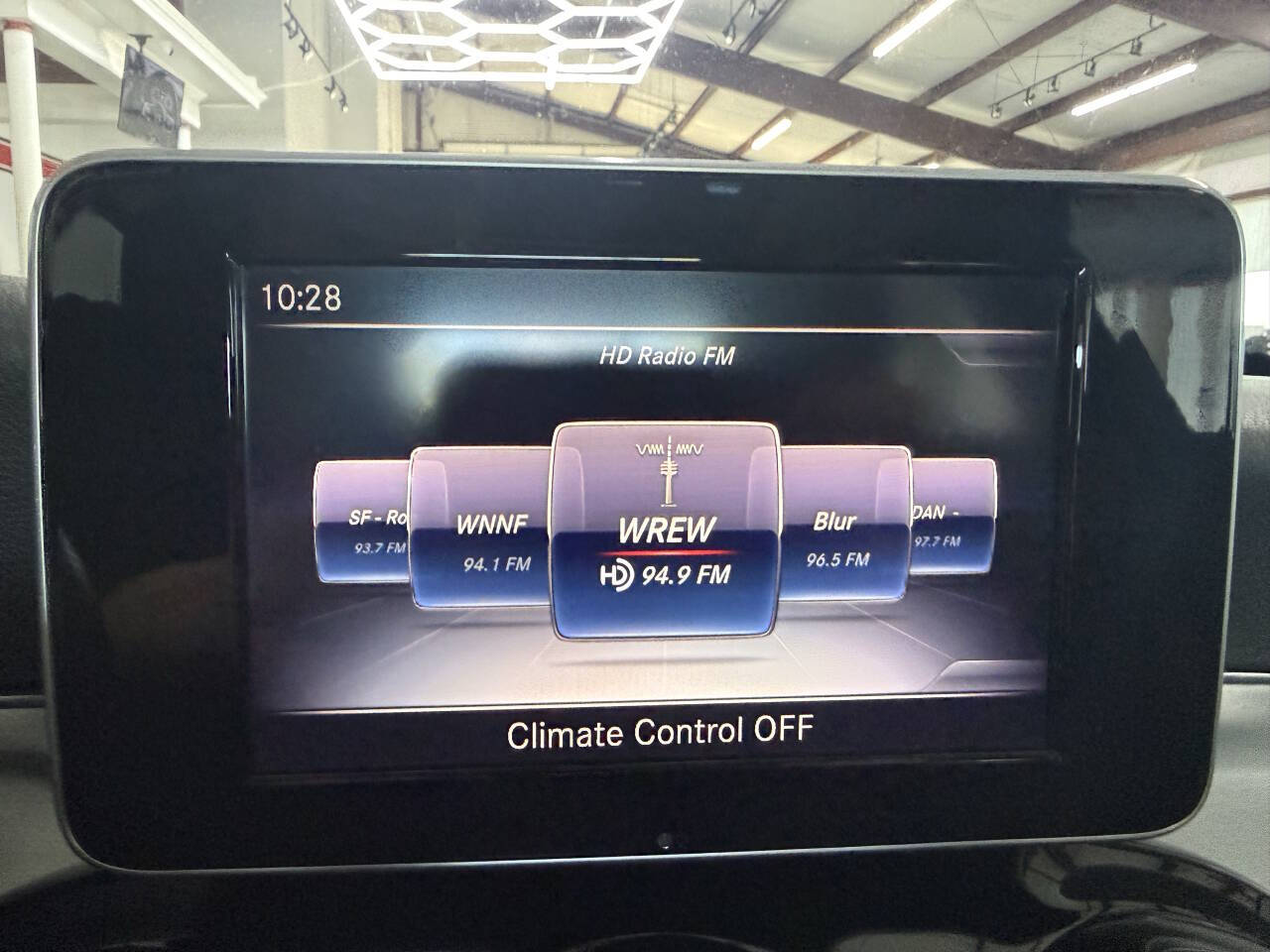Vehicle image 25