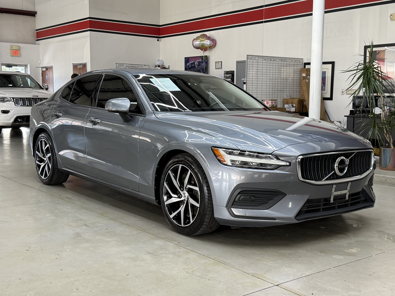 Vehicle image 0