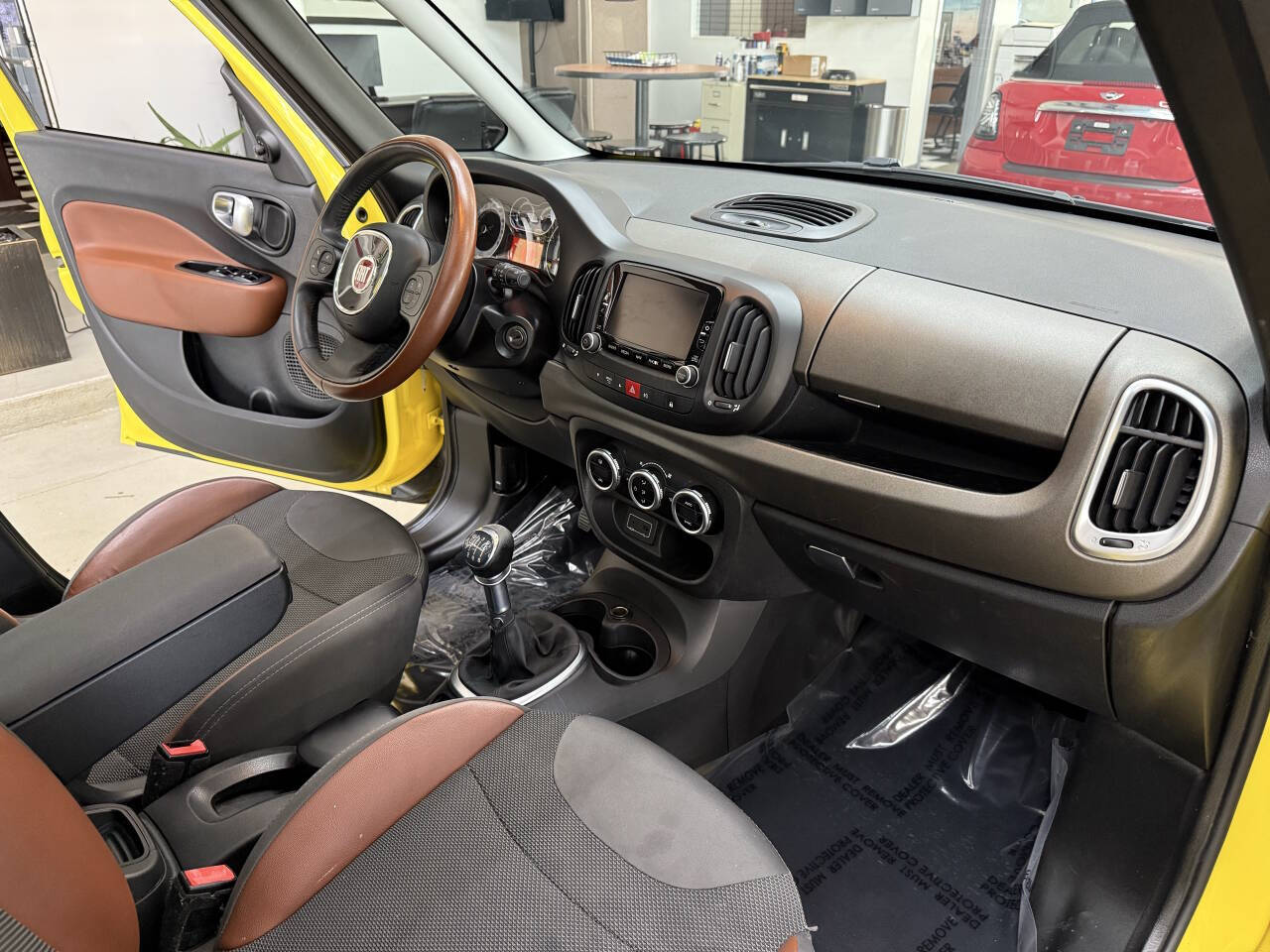 Vehicle image 18
