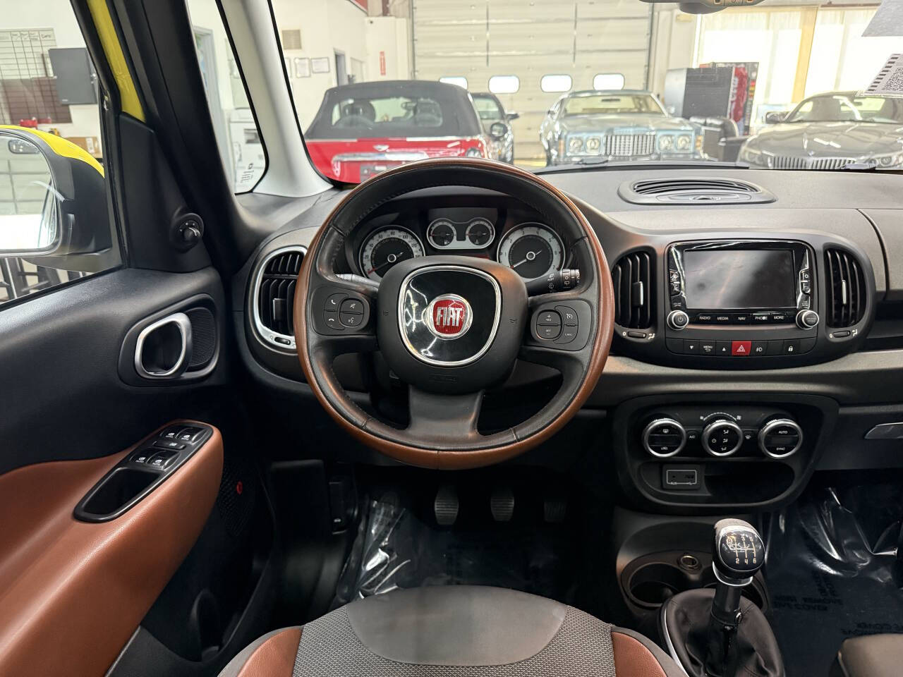 Vehicle image 21