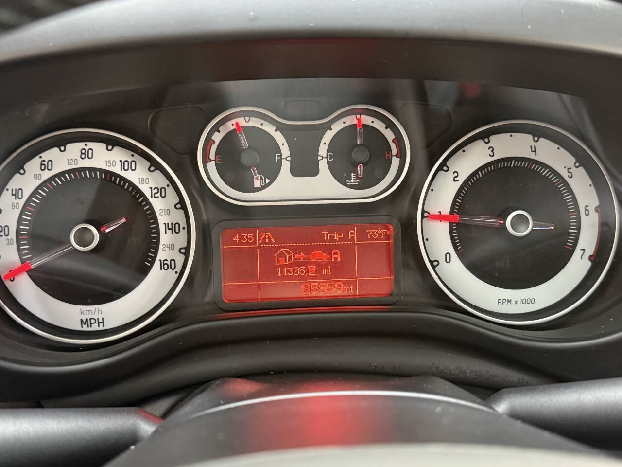 Vehicle image 25