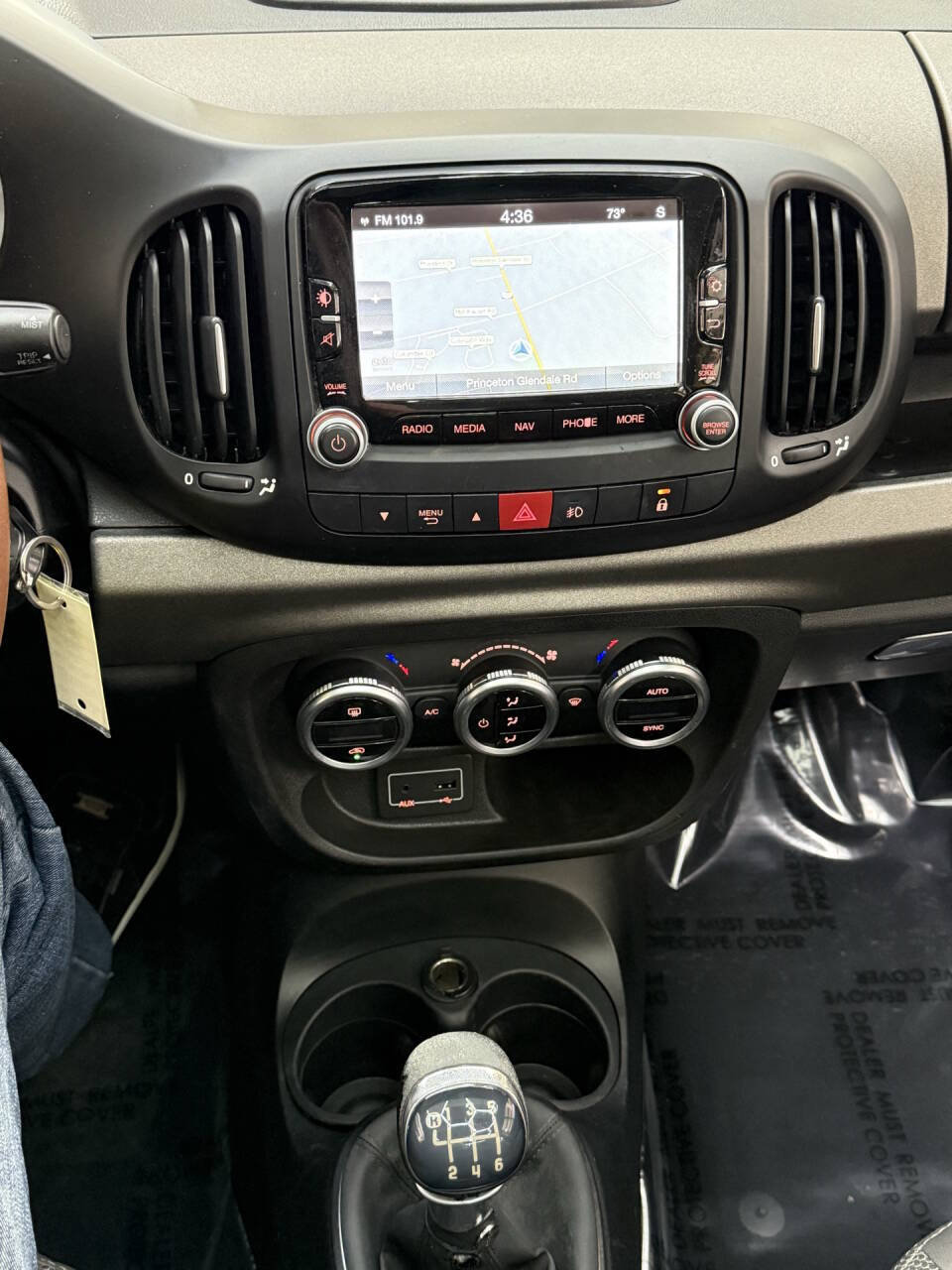 Vehicle image 27