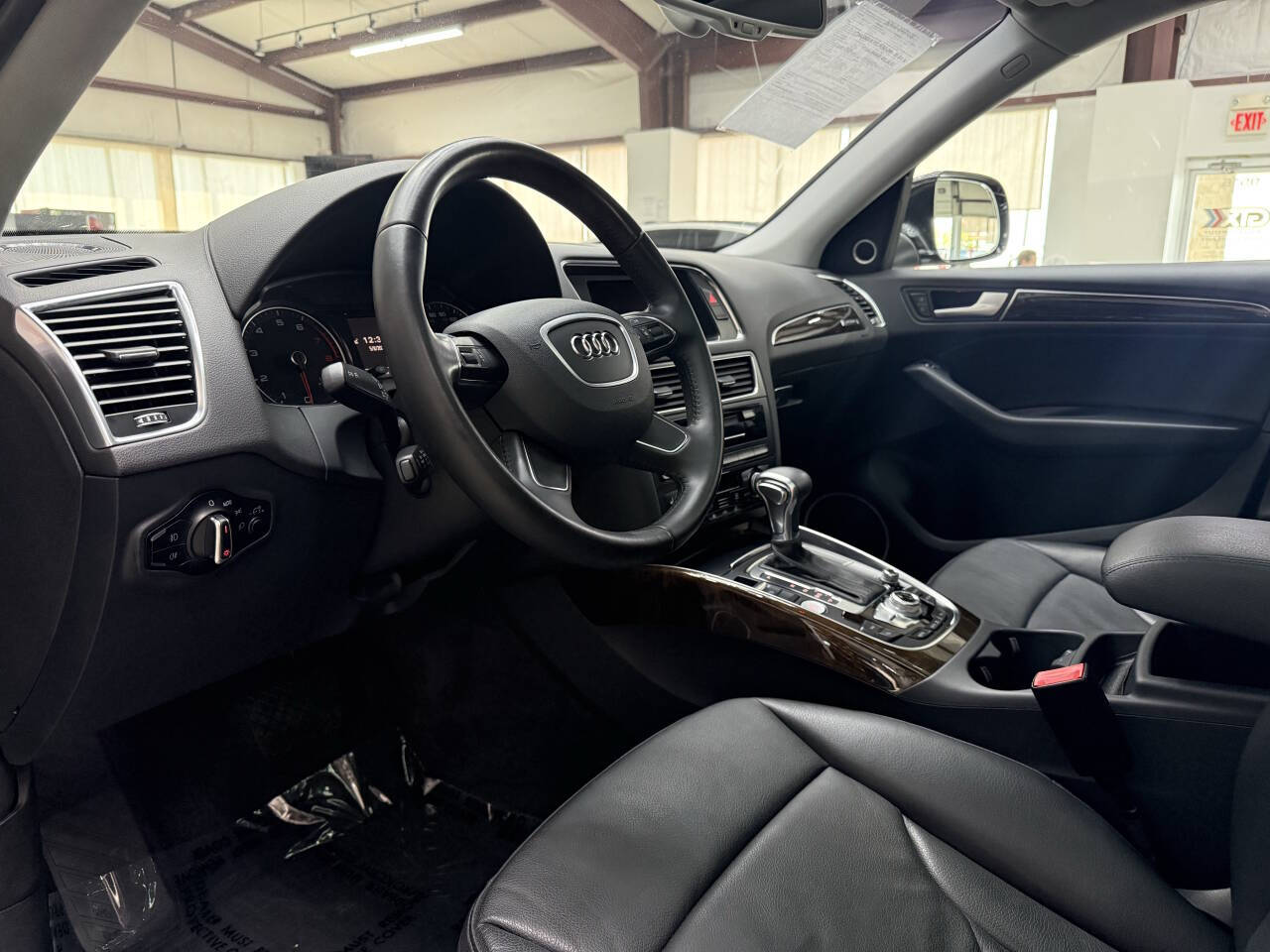 Vehicle image 18