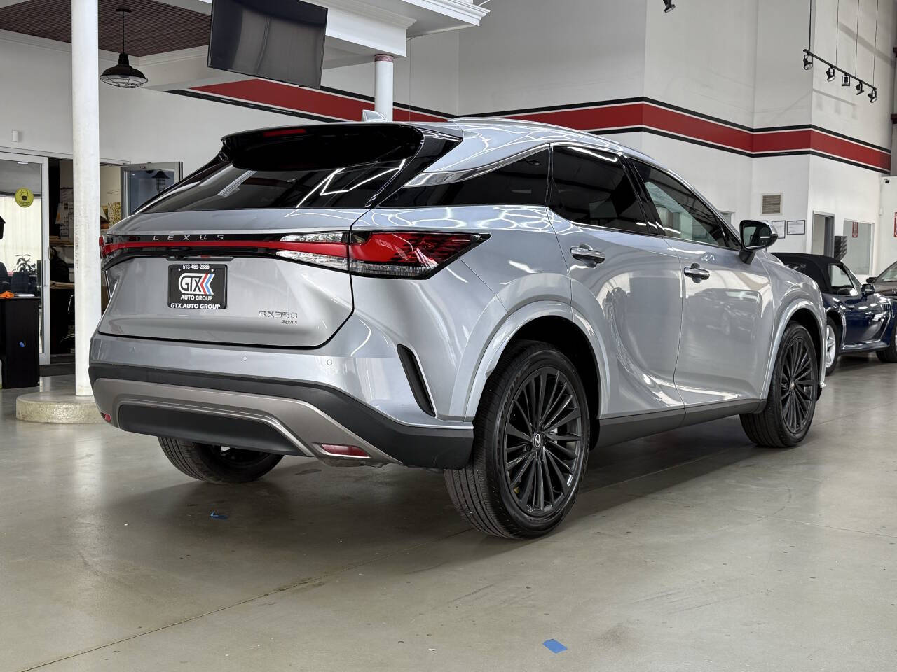 Vehicle image 4