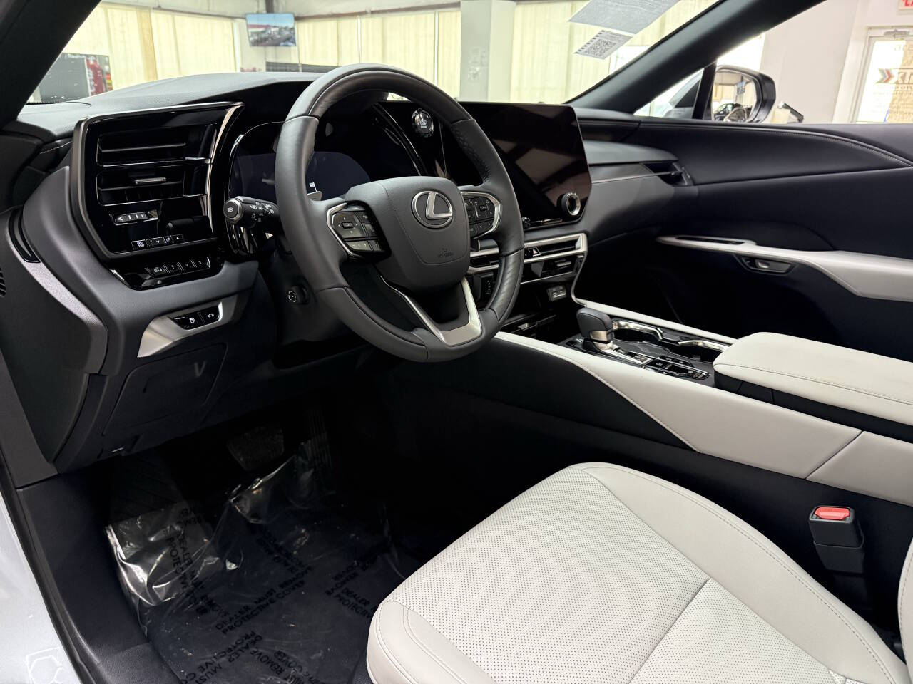 Vehicle image 18
