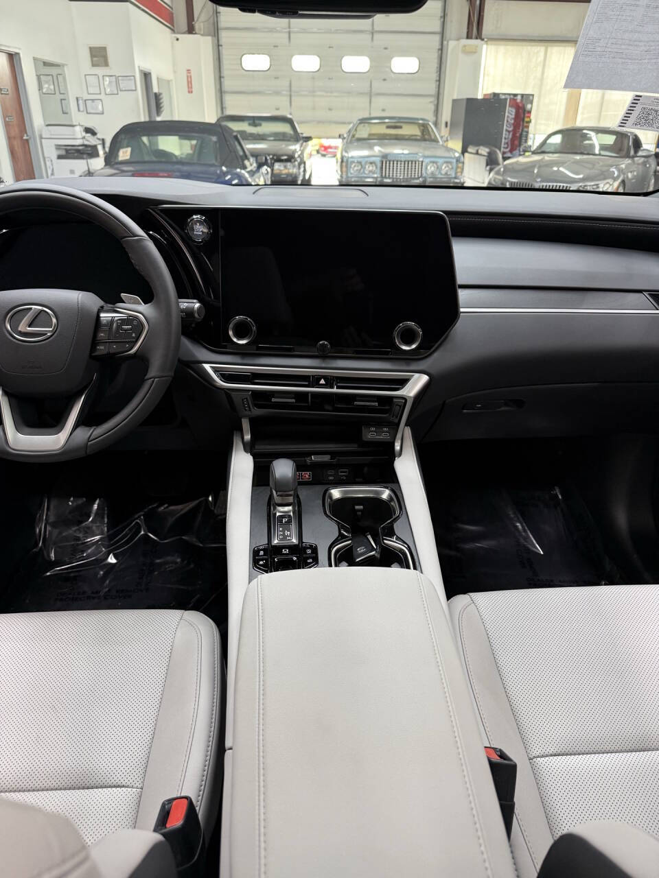 Vehicle image 19