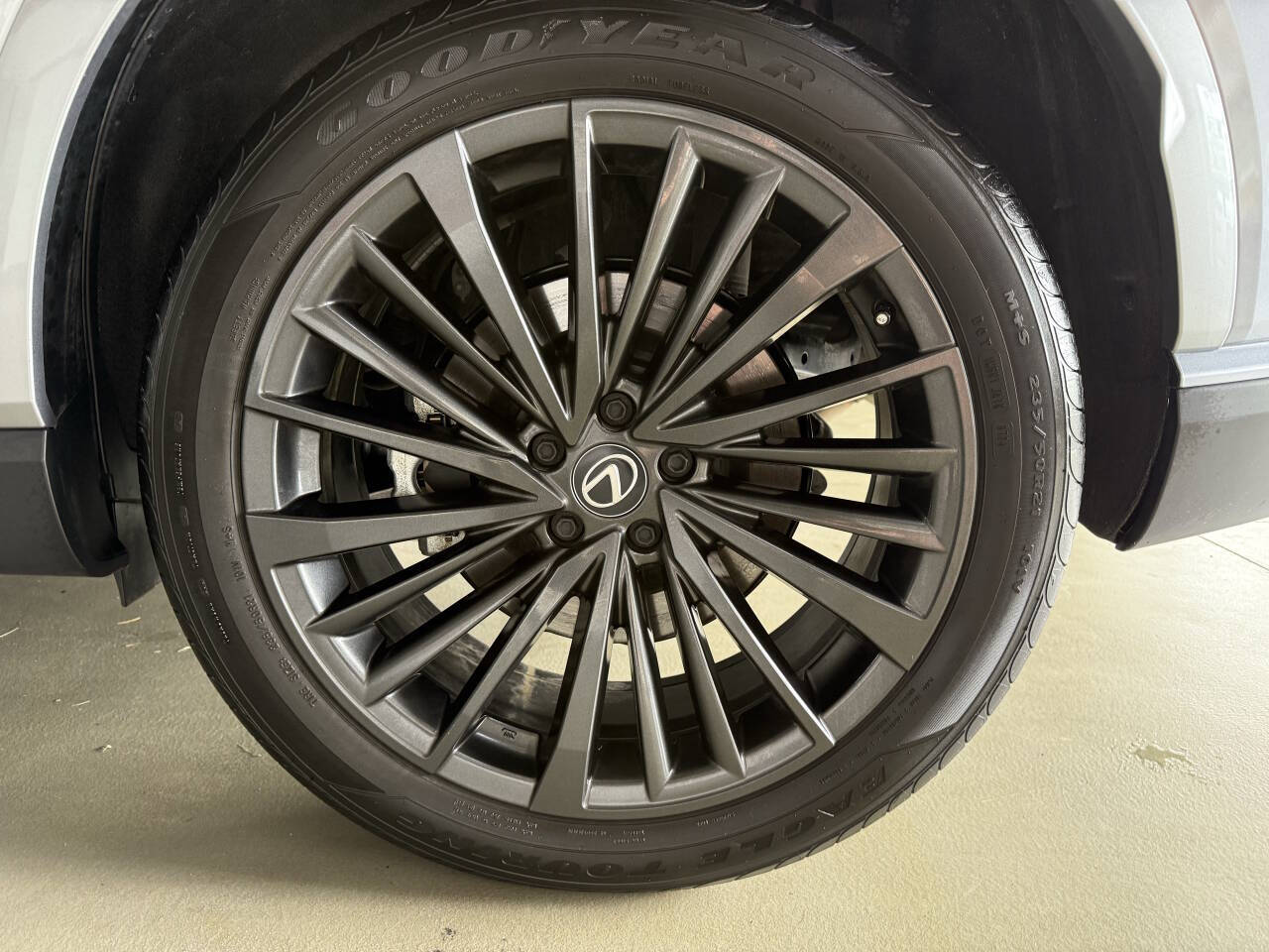 Vehicle image 30