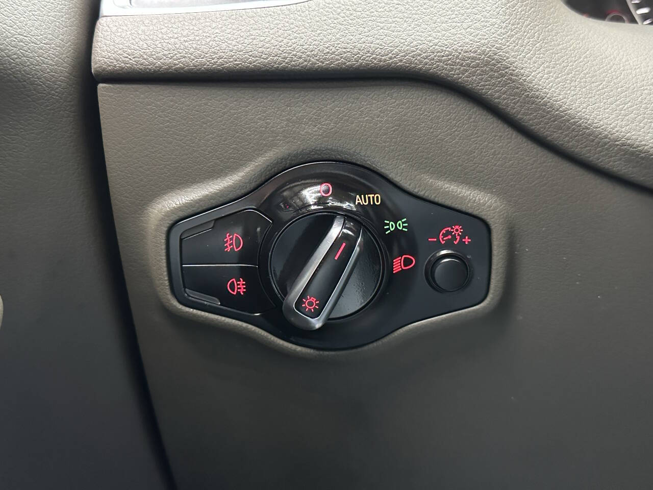 Vehicle image 24