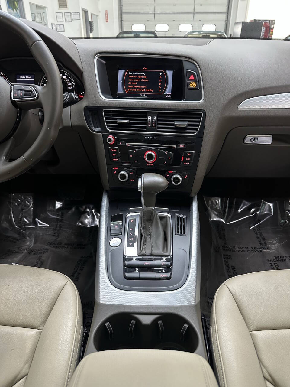 Vehicle image 25