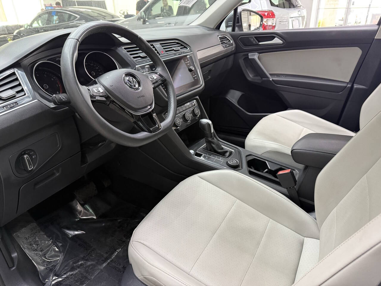 Vehicle image 18