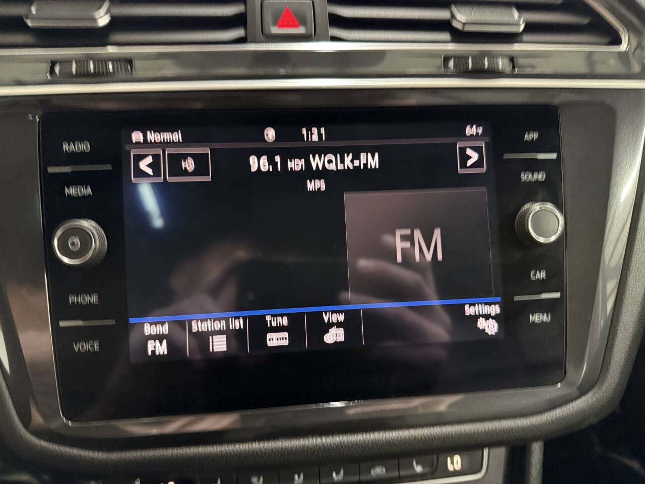 Vehicle image 25