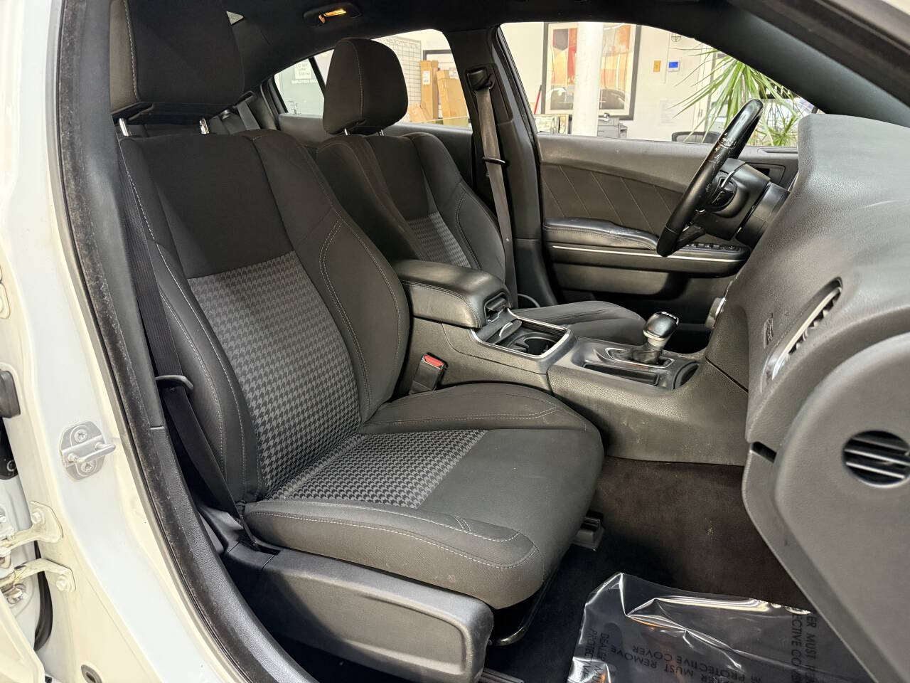 Vehicle image 14