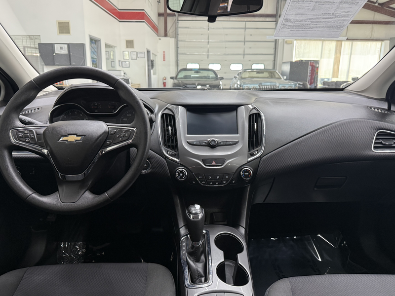 Vehicle image 18