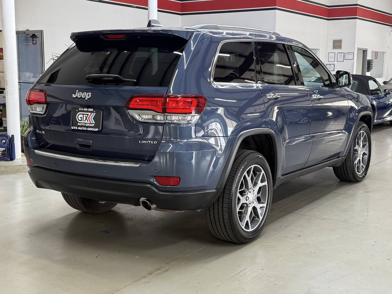 Vehicle image 4