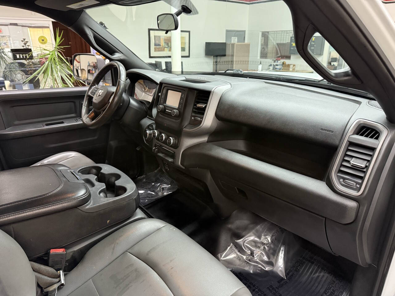 Vehicle image 18