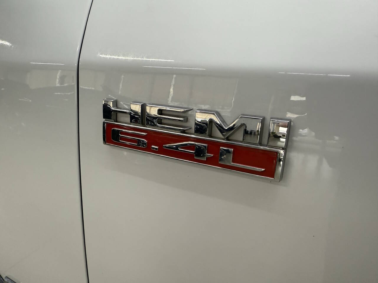 Vehicle image 32