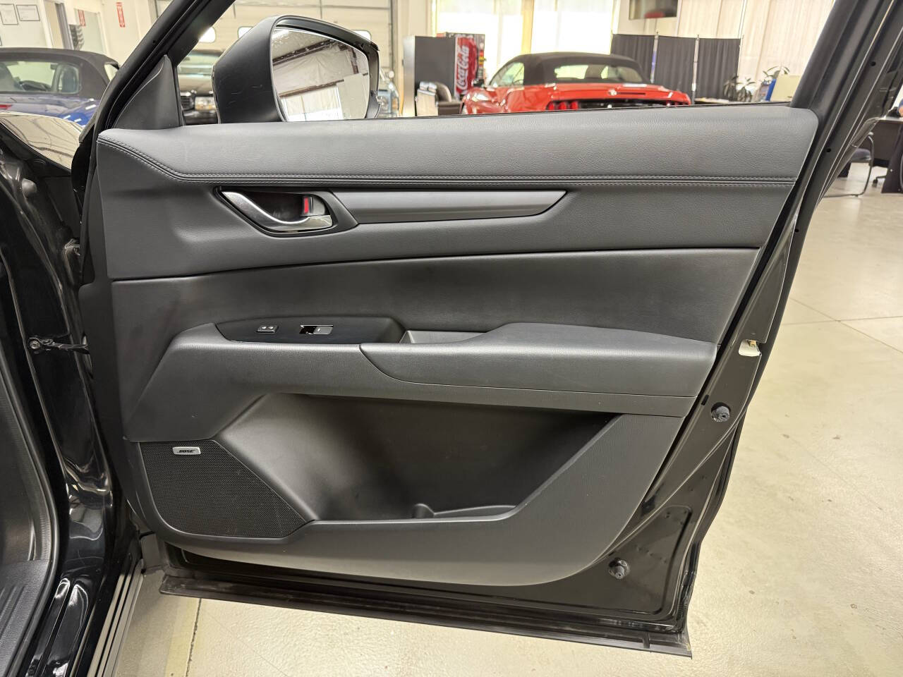 Vehicle image 15