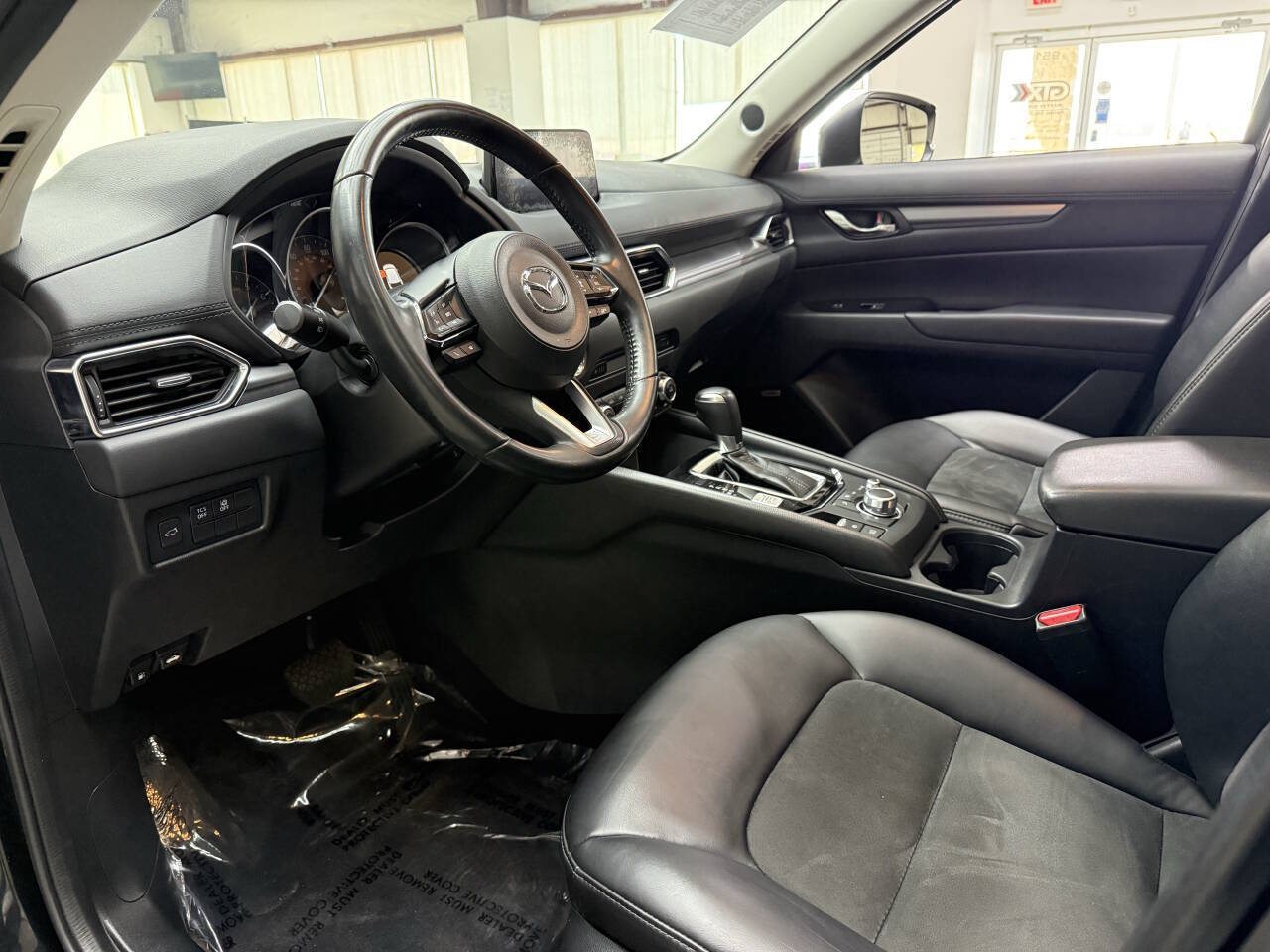 Vehicle image 18