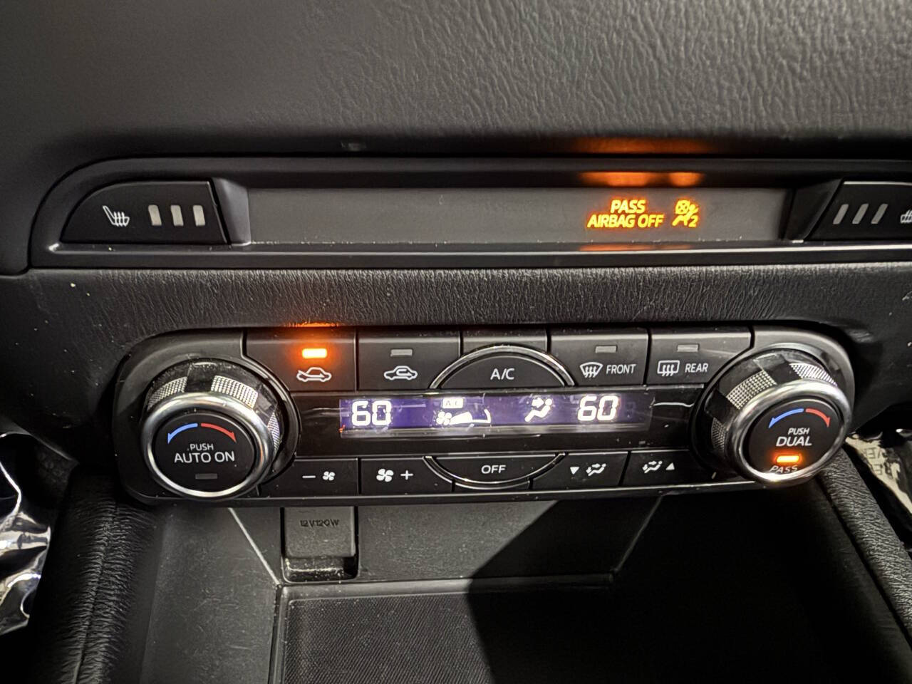 Vehicle image 27