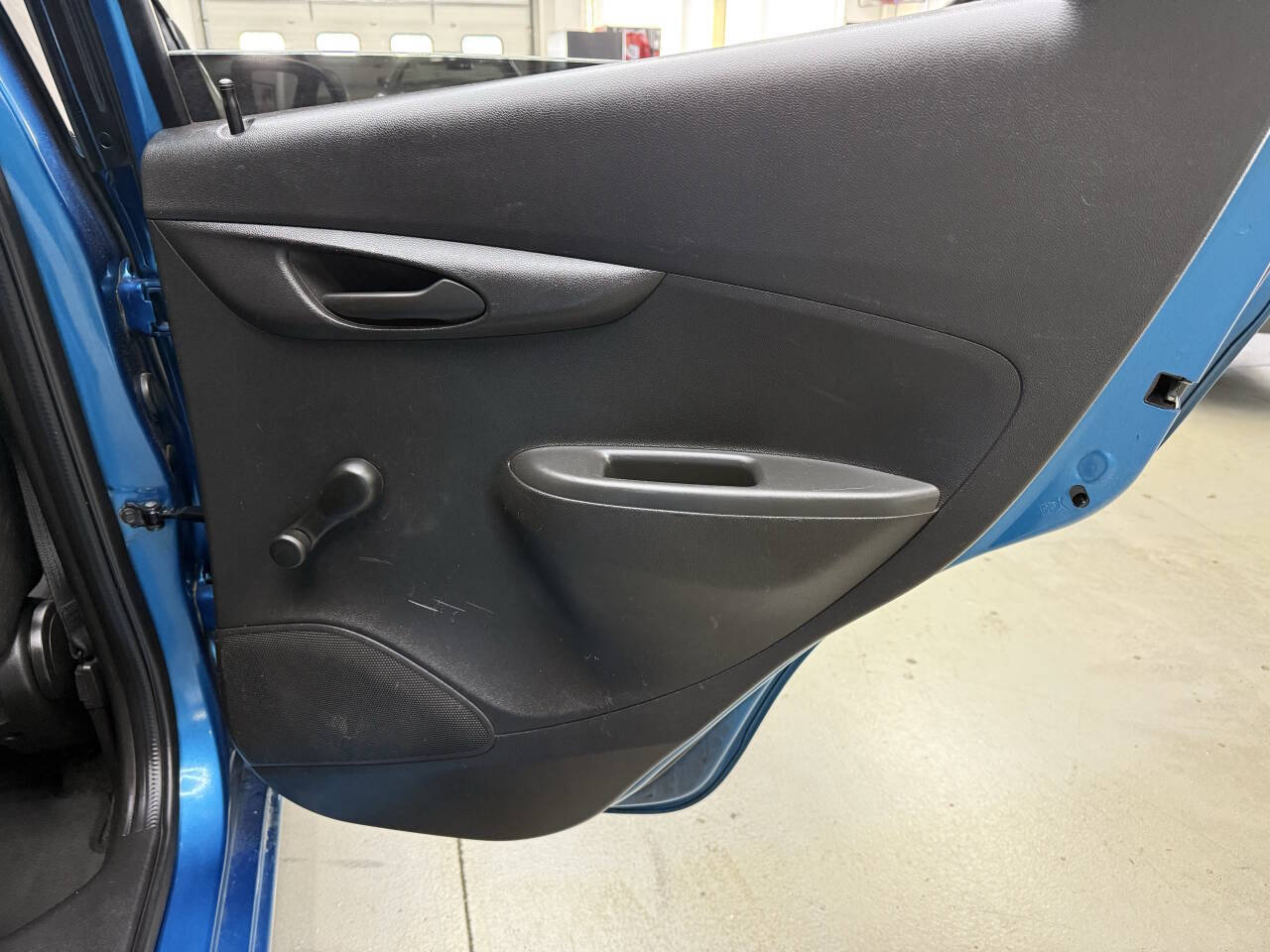 Vehicle image 14