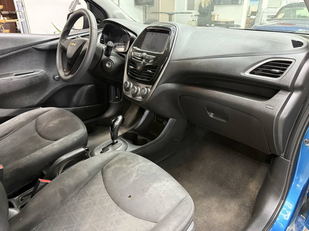 Vehicle image 18