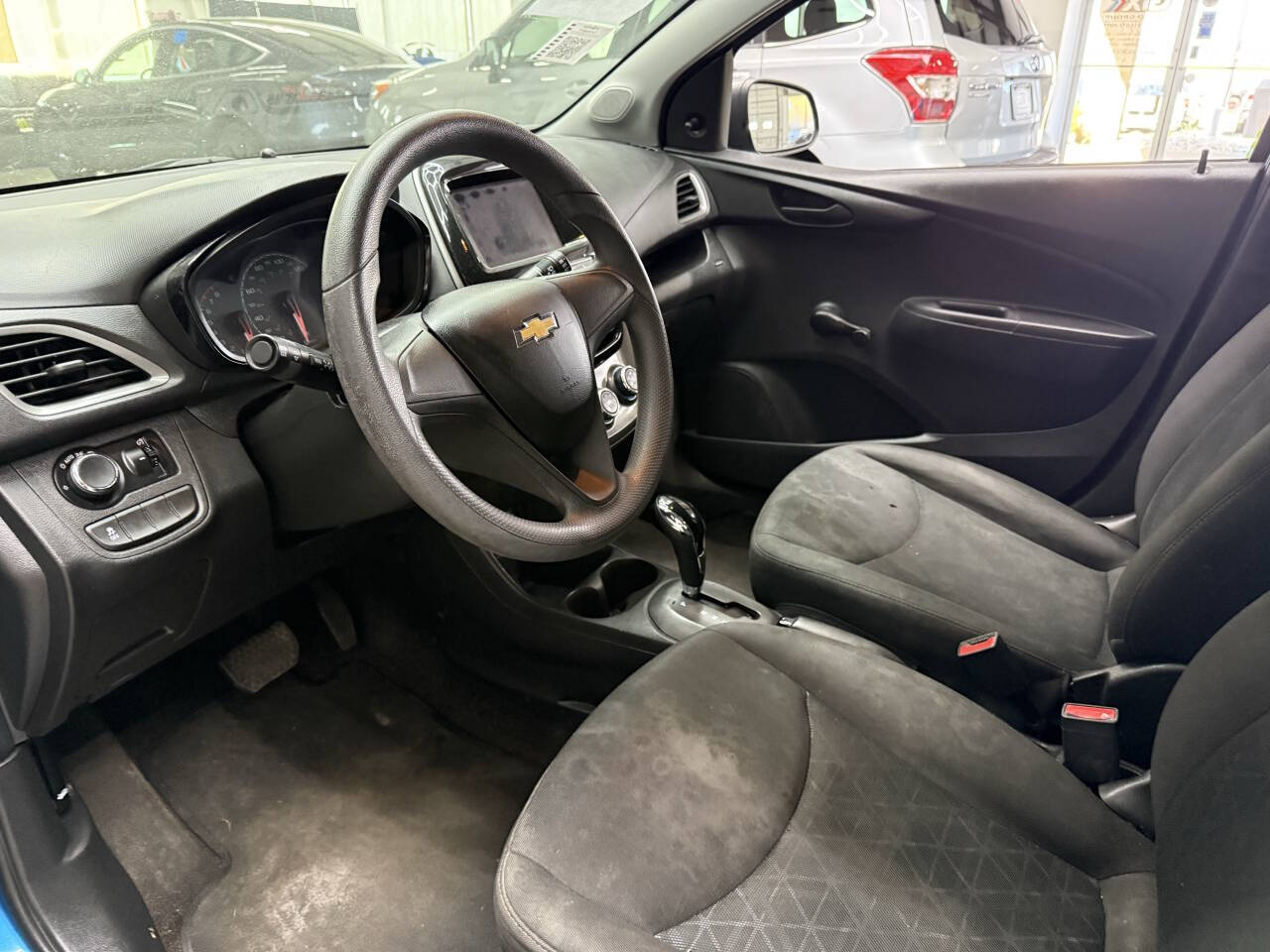 Vehicle image 19