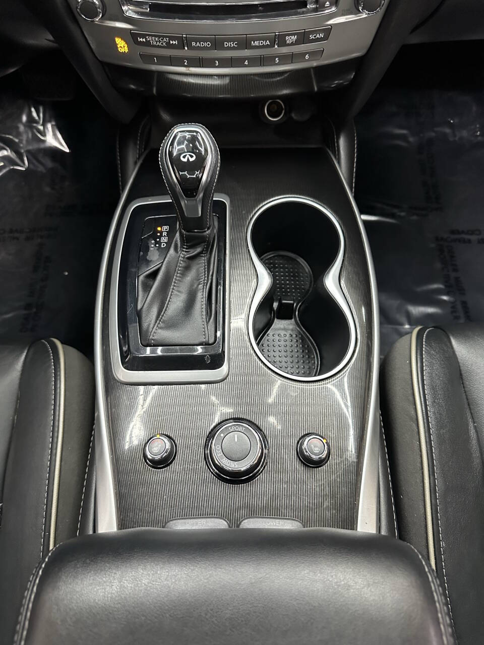 Vehicle image 28