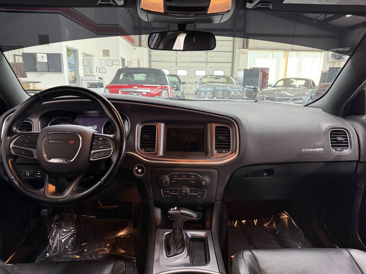 Vehicle image 19