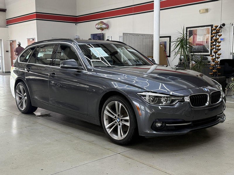 Vehicle image 0