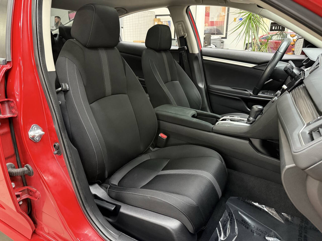 Vehicle image 16