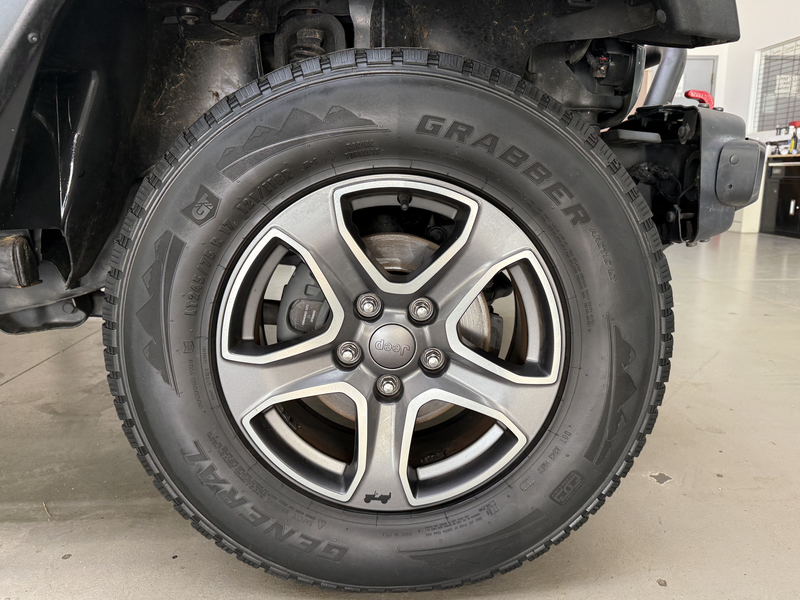 Vehicle image 21