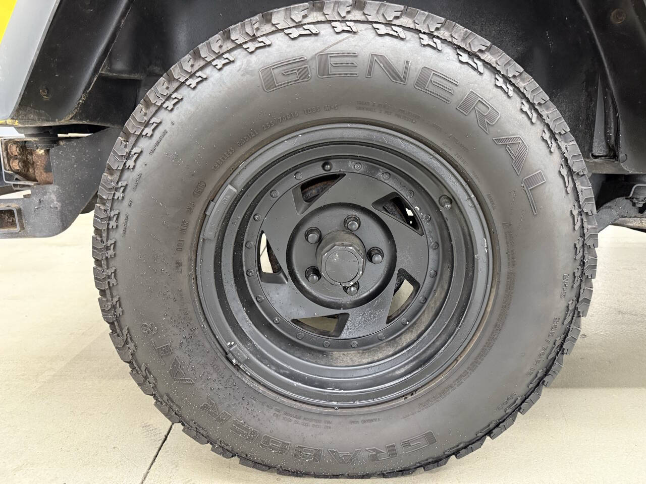 Vehicle image 22