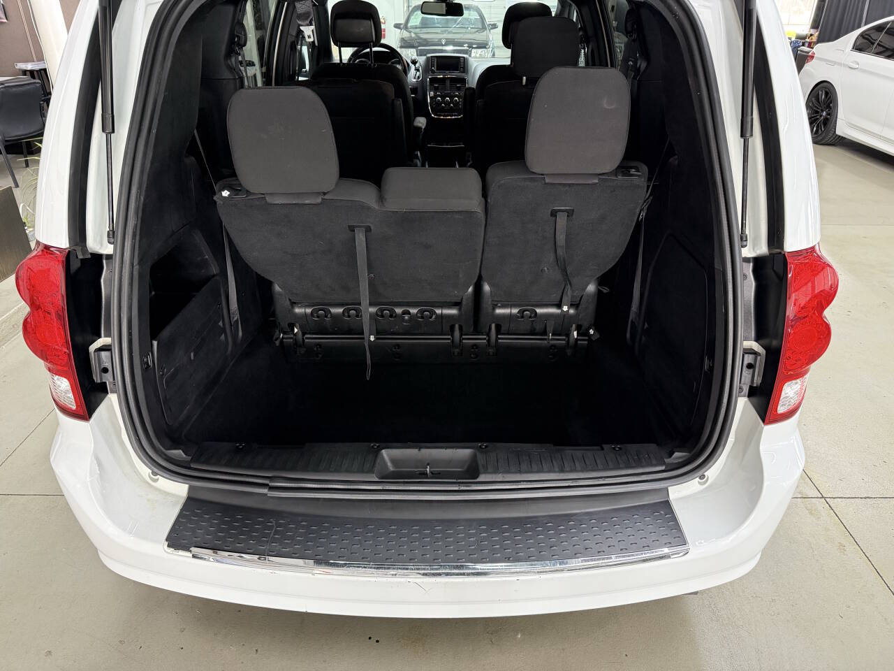 Vehicle image 8