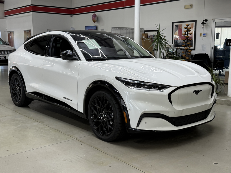 Vehicle image 0